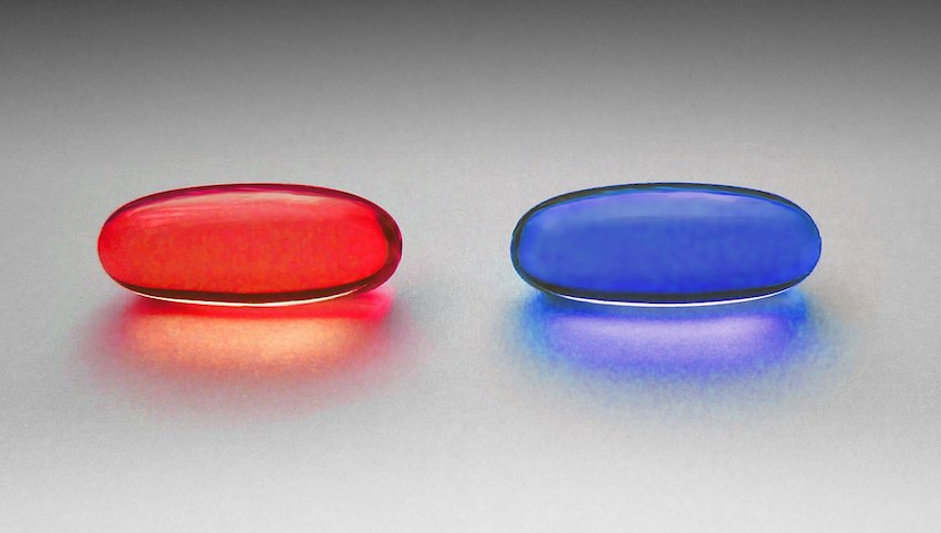 1280px-Red_and_blue_pill